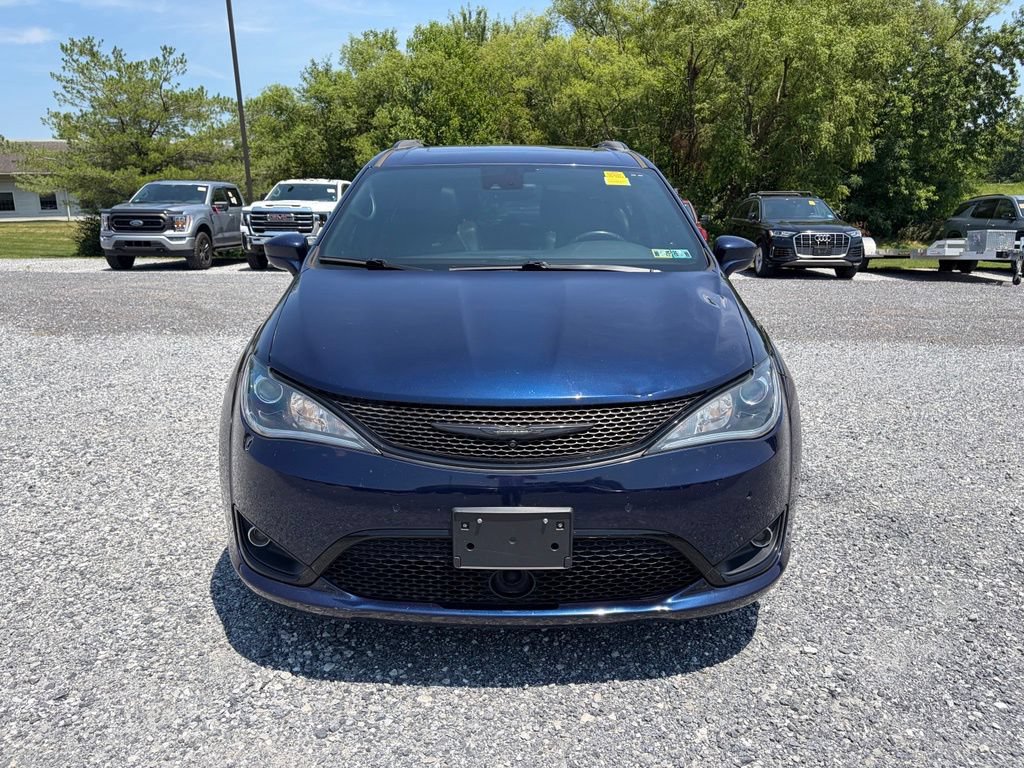 Used 2018 Chrysler Pacifica Touring-L Plus w/ Advanced Safetytec Group FWD image 17