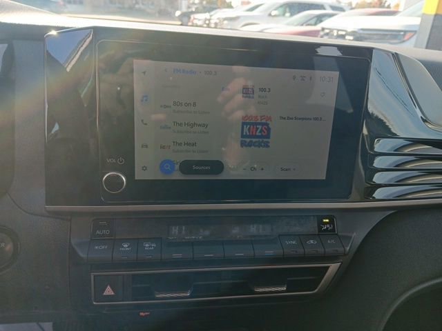 Used 2025 Toyota Camry LE image 15