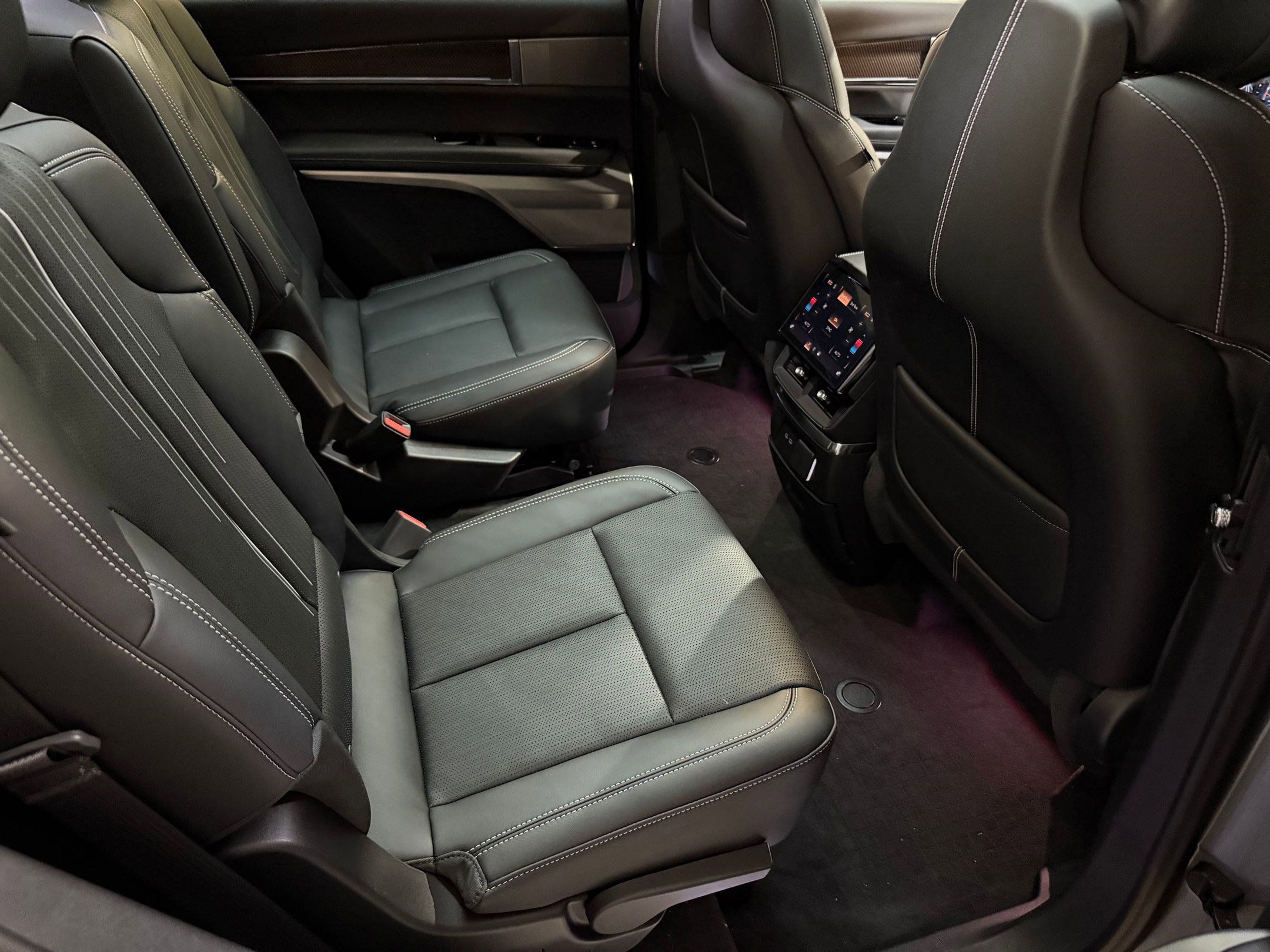 New 2026 Cadillac Vistiq Sport w/ LPO, Floor Liner Package image 50