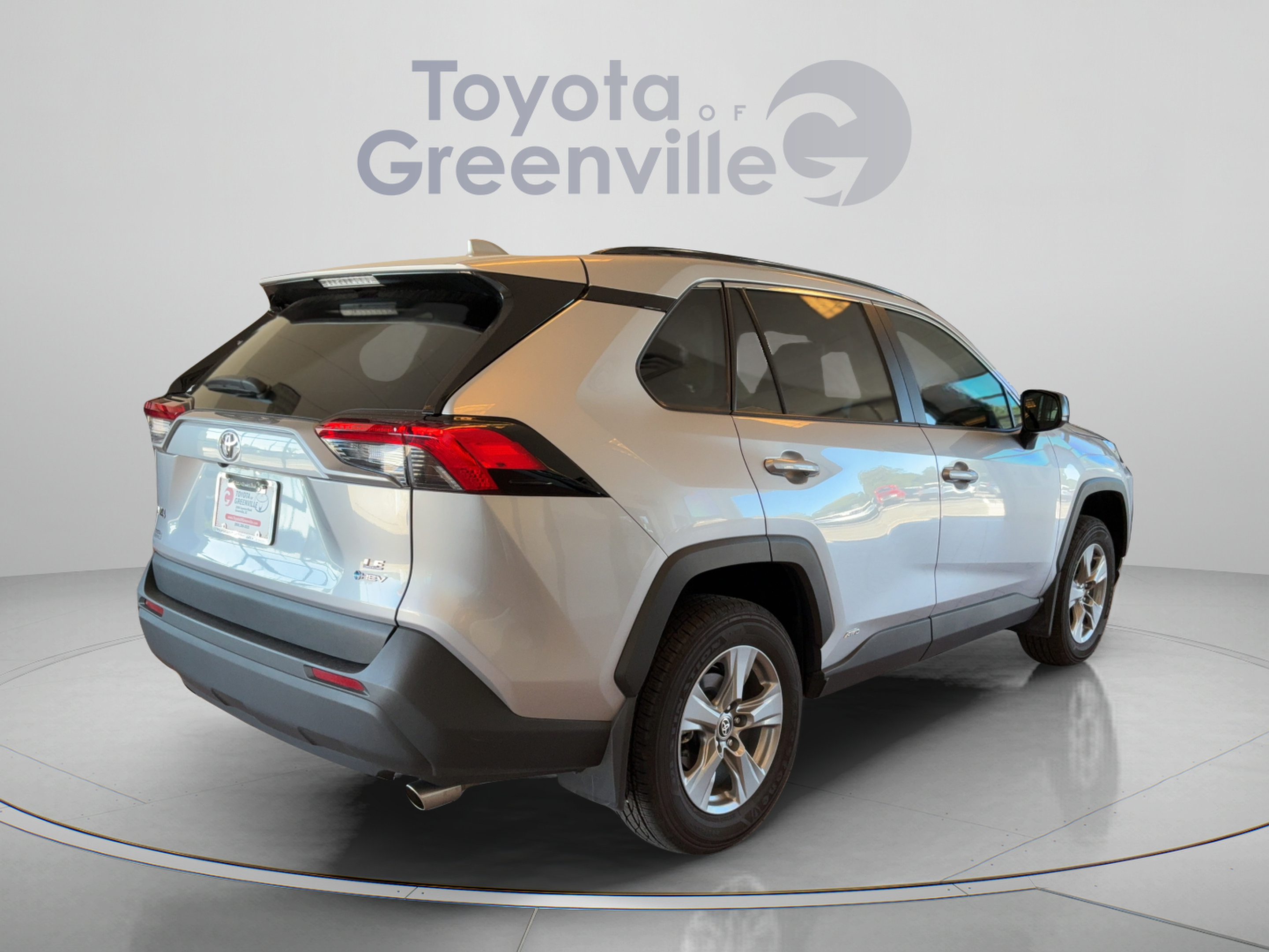 Used 2025 Toyota RAV4 LE AWD/4WD image 6