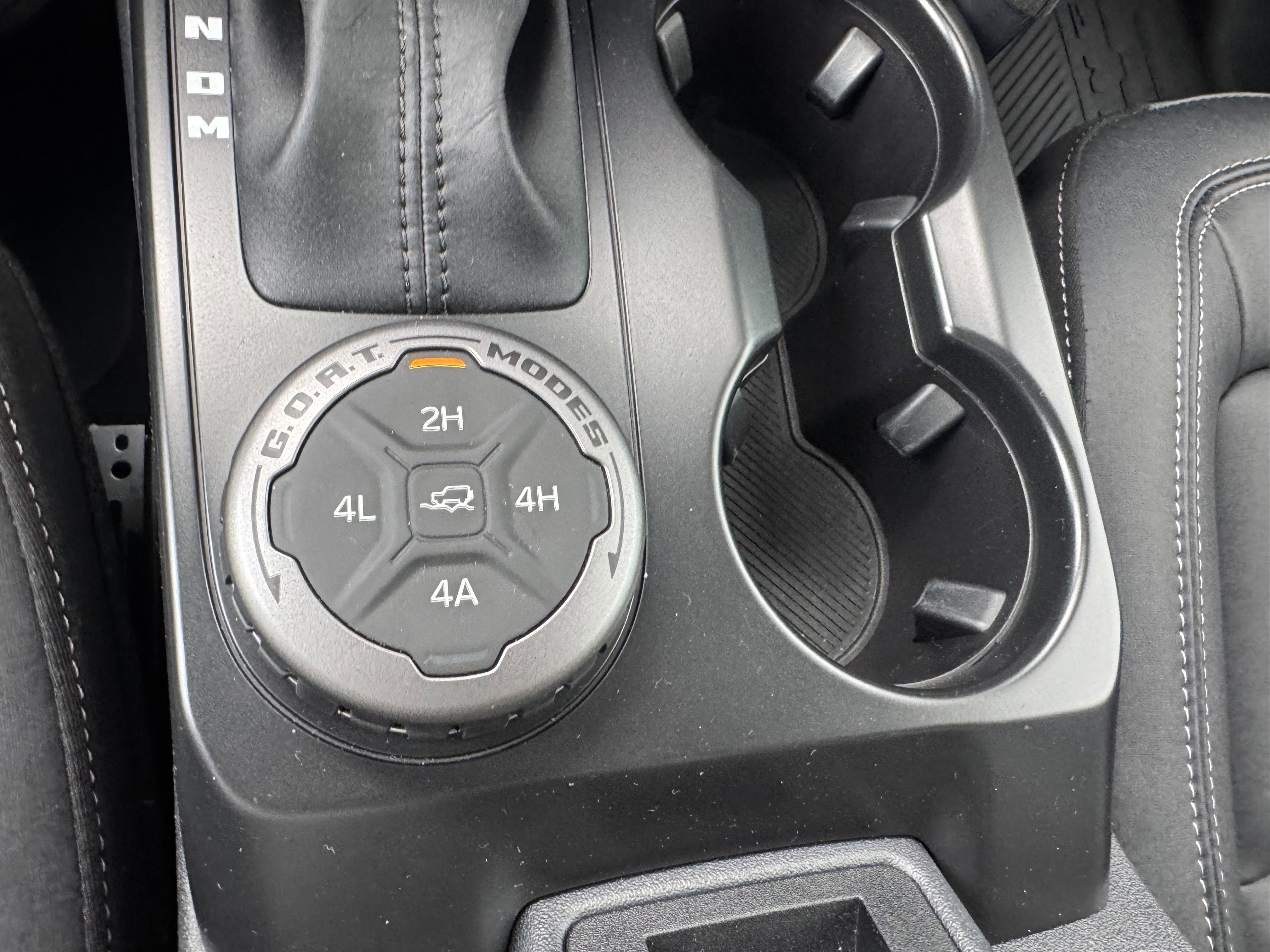 Used 2025 Ford Bronco Badlands image 18