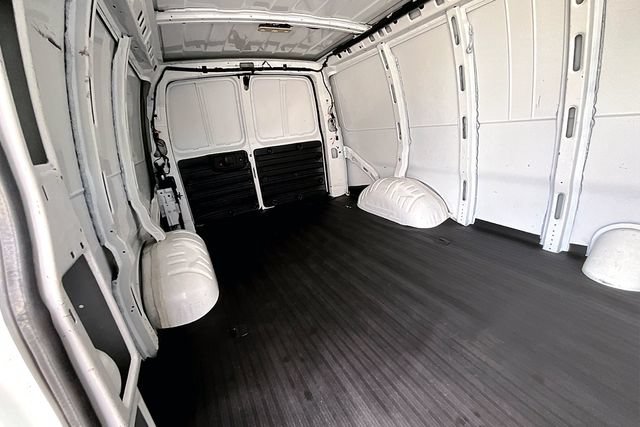 Used 2023 GMC Savana 2500 Extended RWD image 23