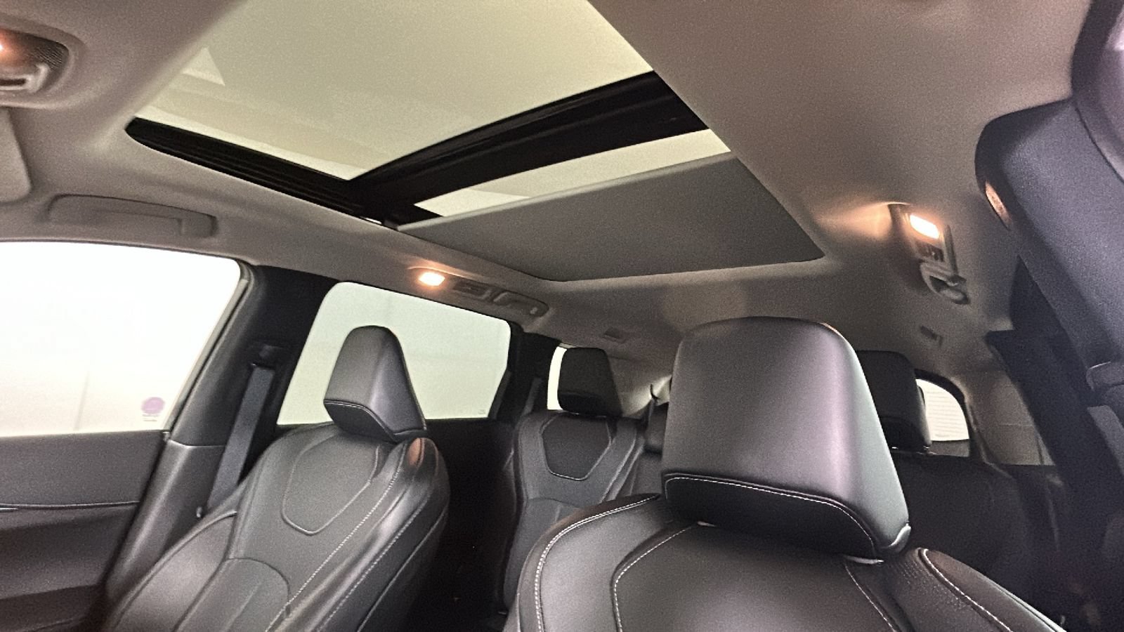 Used 2024 INFINITI QX60 Luxe AWD/4WD image 14