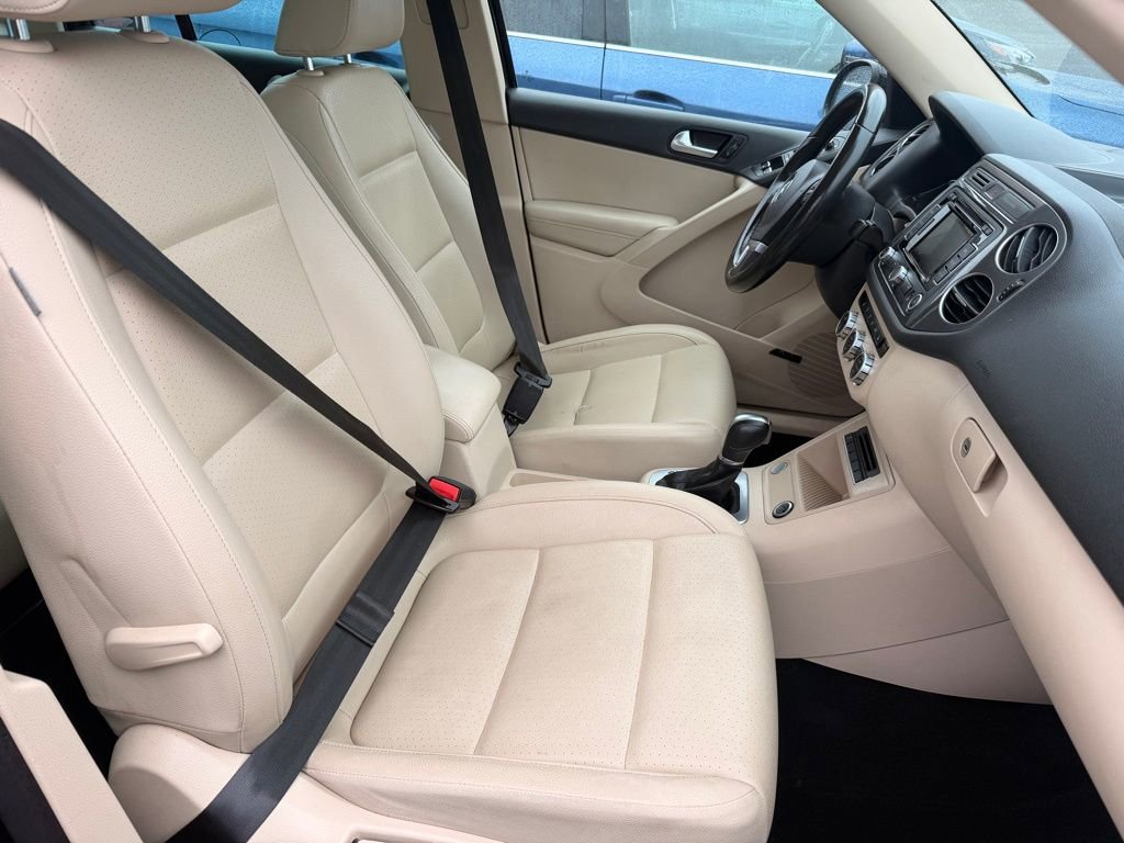 Used 2014 Volkswagen Tiguan SEL AWD/4WD image 27