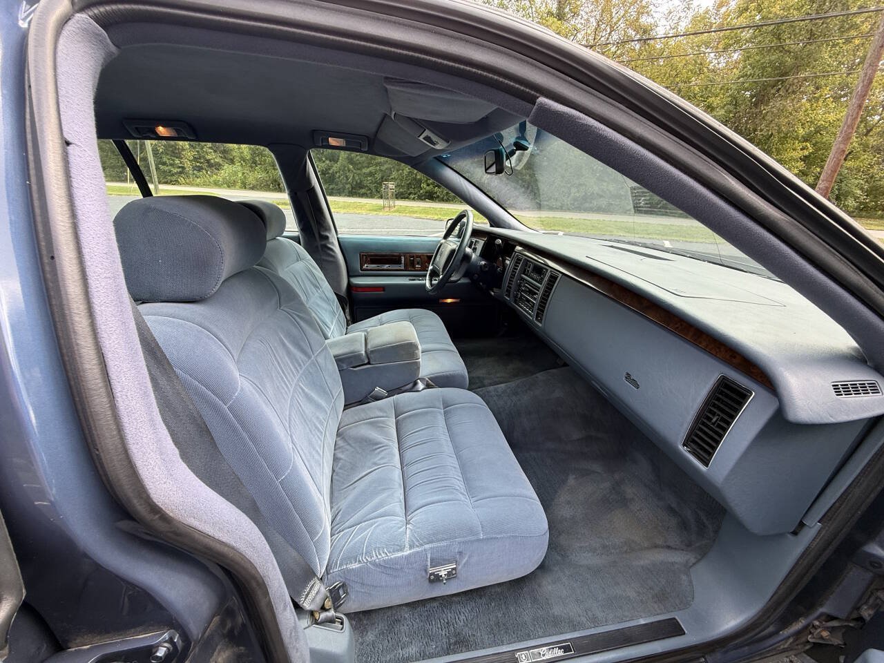 Used 1994 Cadillac Fleetwood Brougham RWD image 15