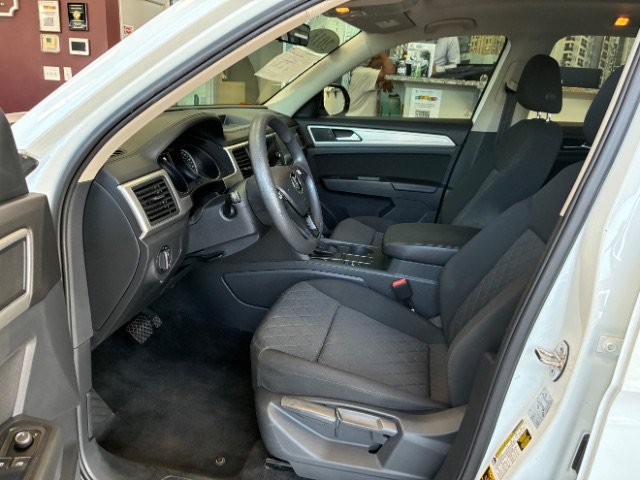 Used 2018 Volkswagen Atlas Launch Edition FWD image 13