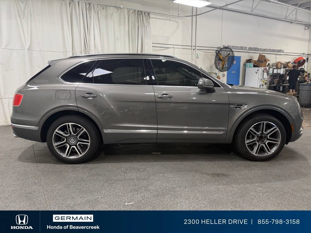 Used 2018 Bentley Bentayga AWD/4WD image 9