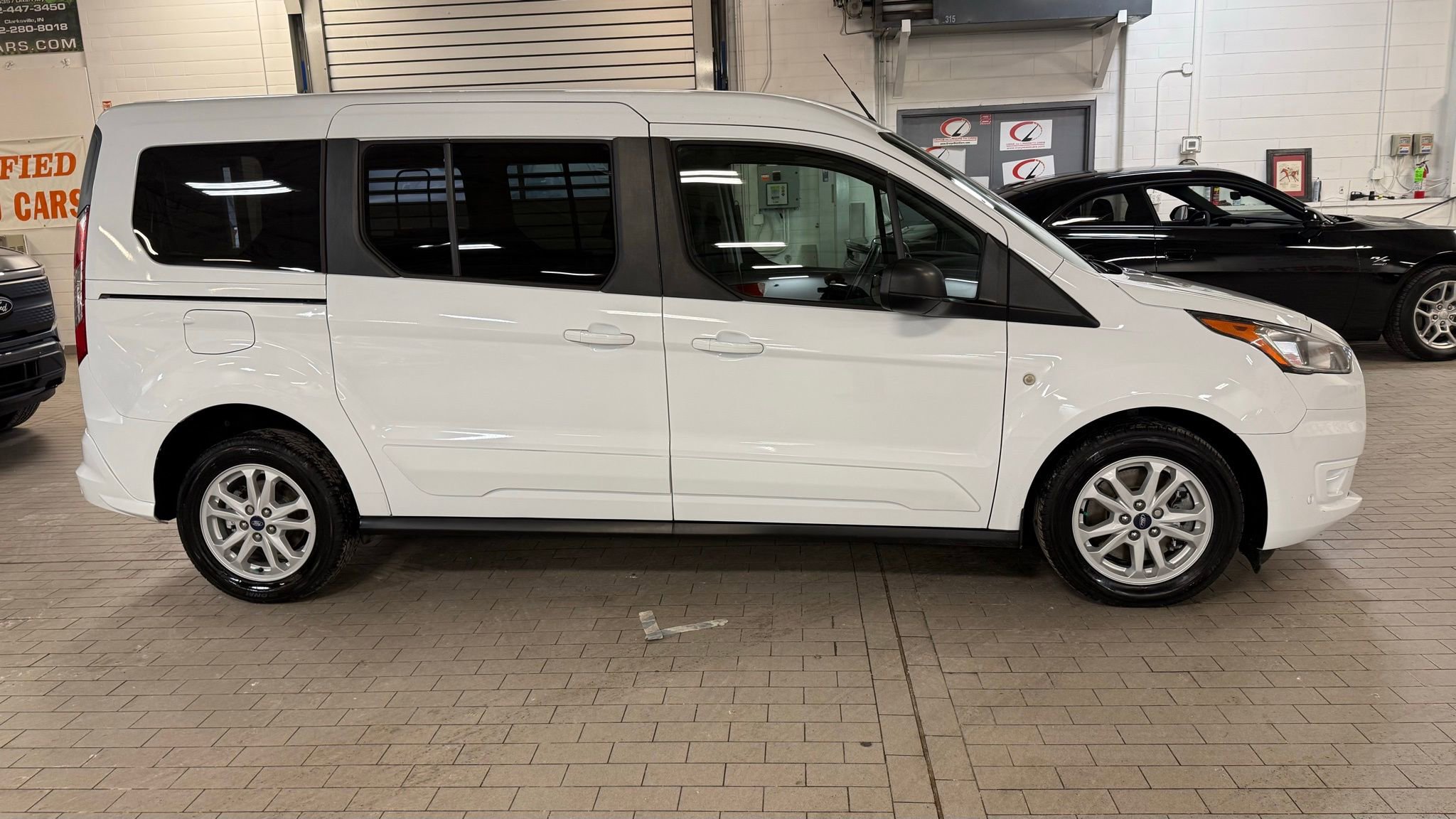 Used 2019 Ford Transit Connect XLT image 5