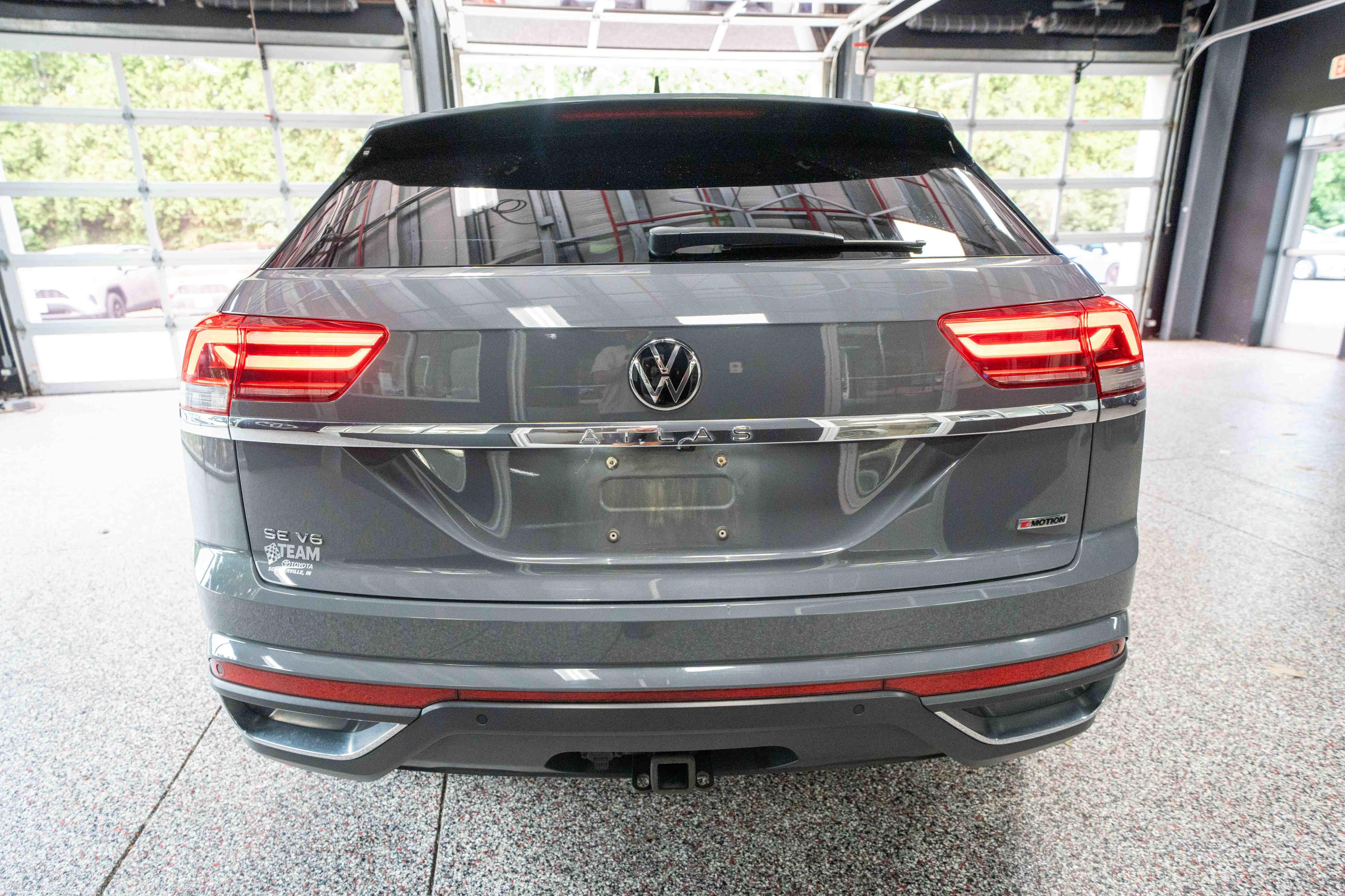 Used 2022 Volkswagen Atlas Cross Sport SE w/ Panoramic Sunroof Package AWD/4WD image 3