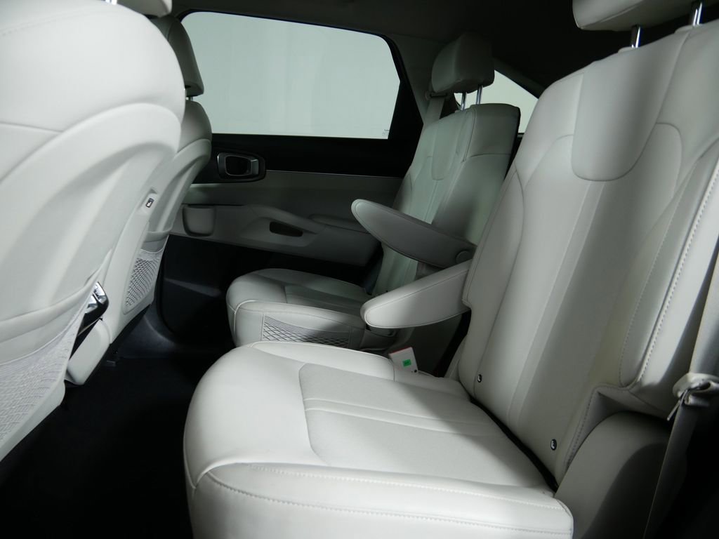 Certified 2023 Kia Sorento EX image 16