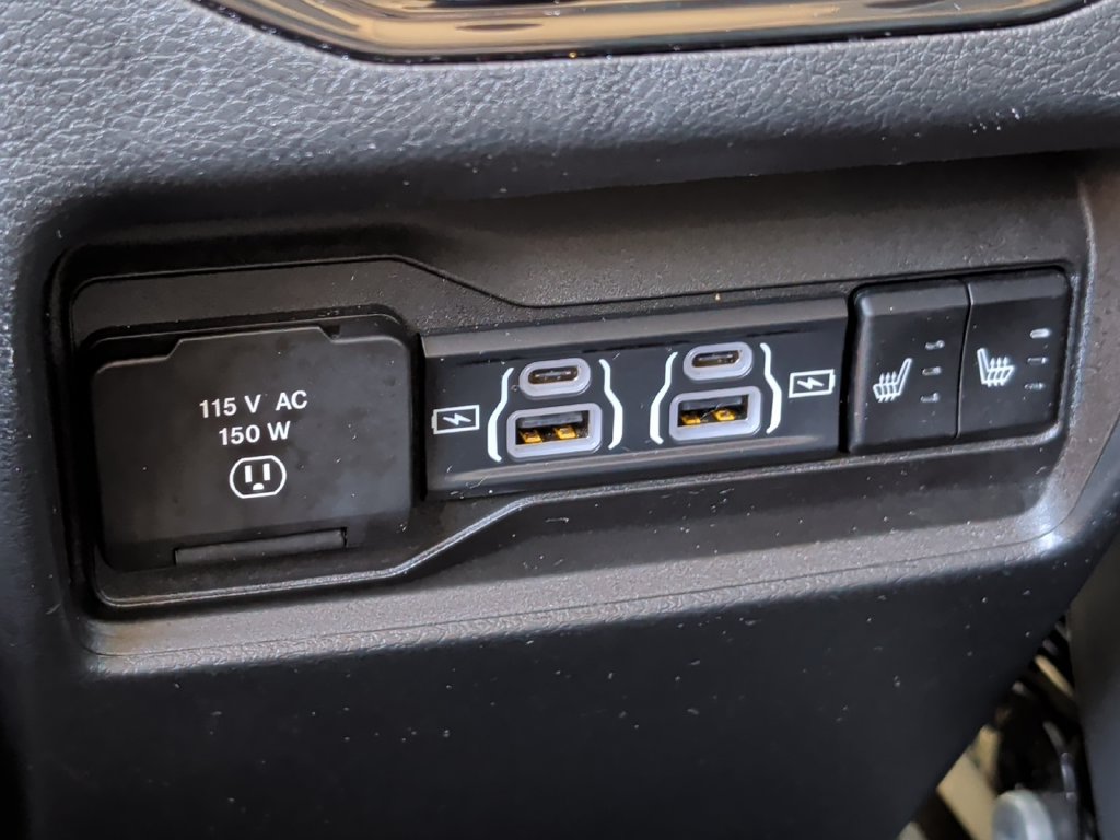 Used 2023 Jeep Grand Cherokee 4WD 4xe image 32