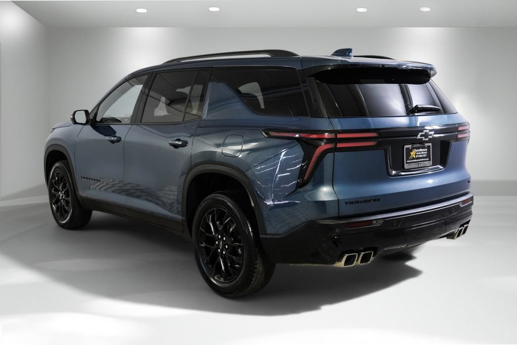 Used 2024 Chevrolet Traverse LT w/ Midnight/Sport Edition FWD image 8