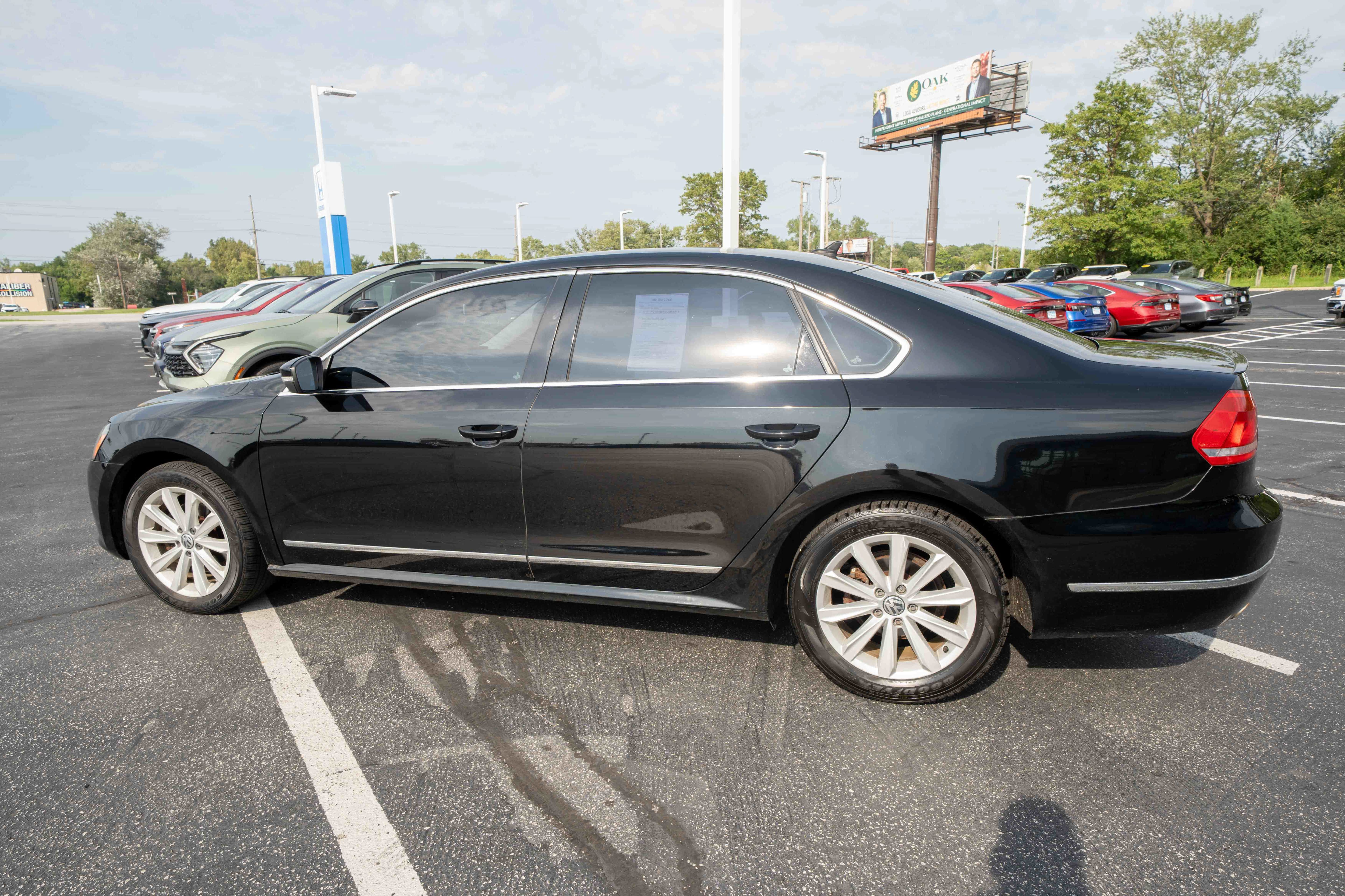 Used 2013 Volkswagen Passat 2.5 SEL Premium FWD image 4