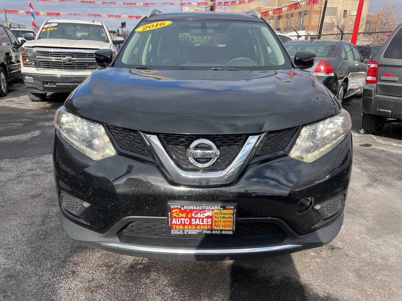 Used 2016 Nissan Rogue SV image 3