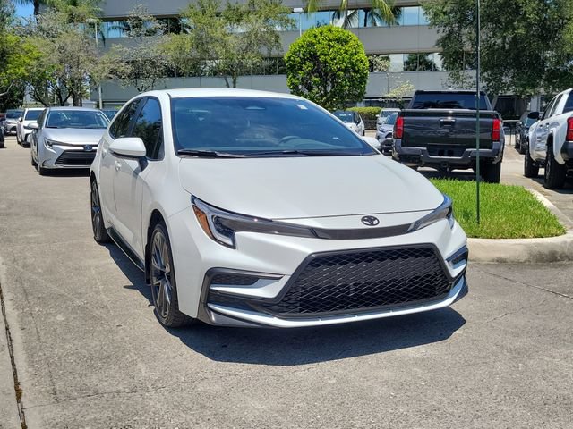 Used 2026 Toyota Corolla SE FWD image 1