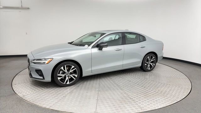 Certified 2025 Volvo S60 B5 Core image 6