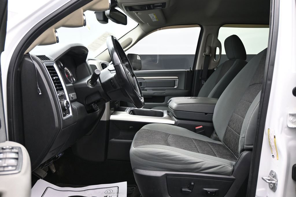 Used 2017 RAM 2500 Big Horn w/ Sport Appearance Group AWD/4WD image 9