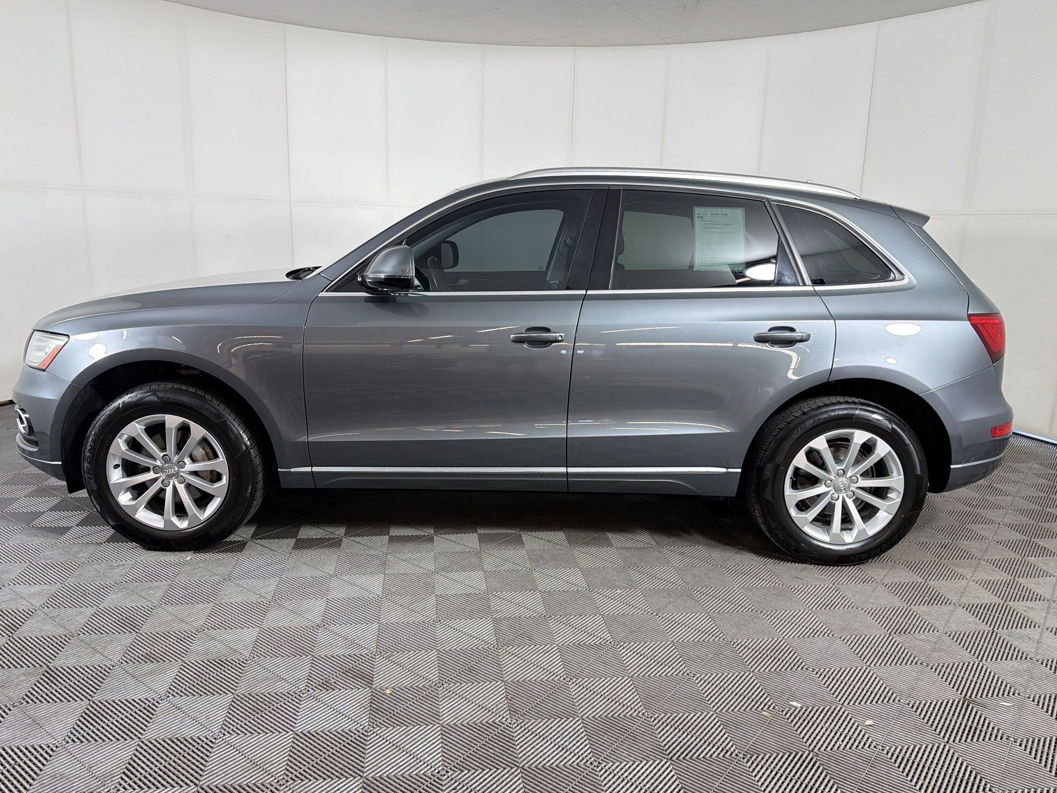 Used 2017 Audi Q5 2.0T Premium AWD/4WD image 2