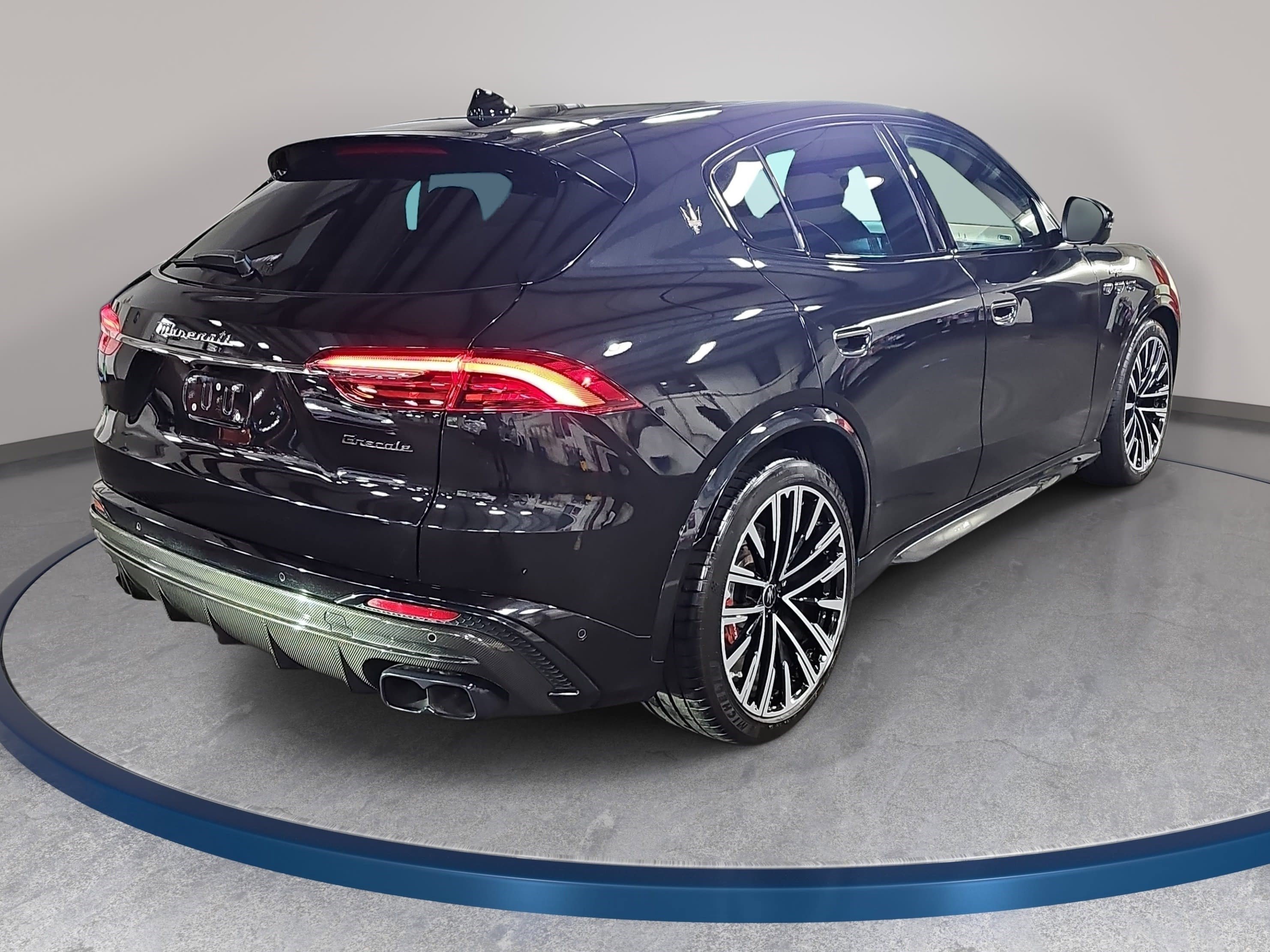 Used 2023 Maserati Grecale Trofeo AWD/4WD image 5