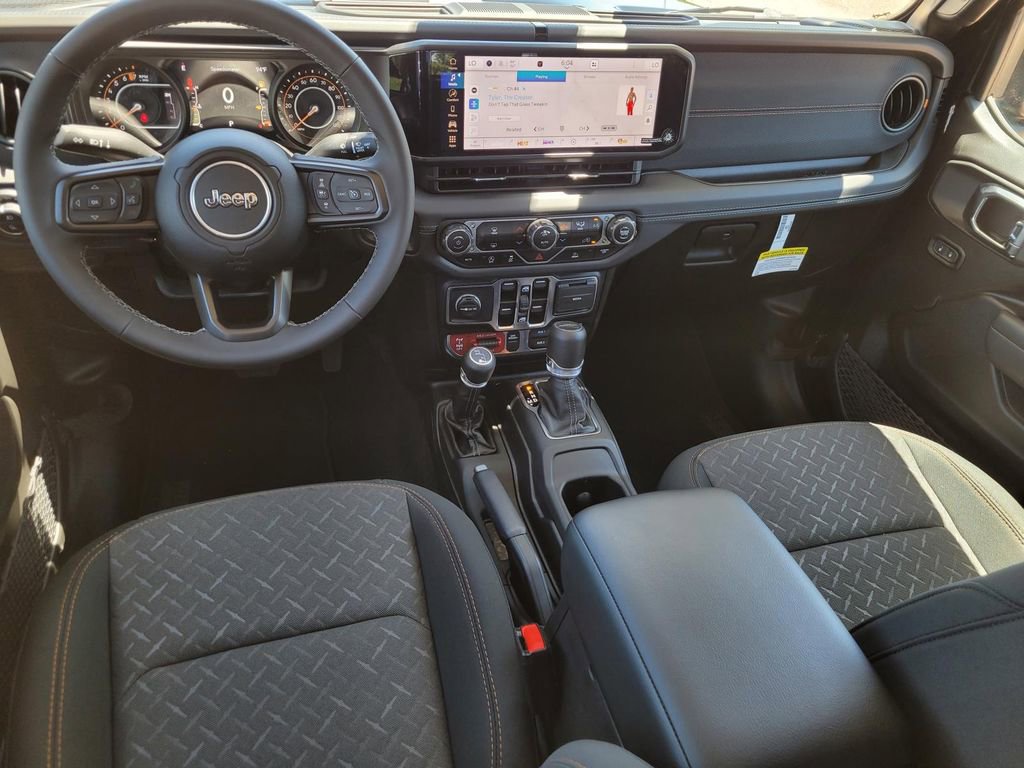 New 2025 Jeep Gladiator Mojave image 13