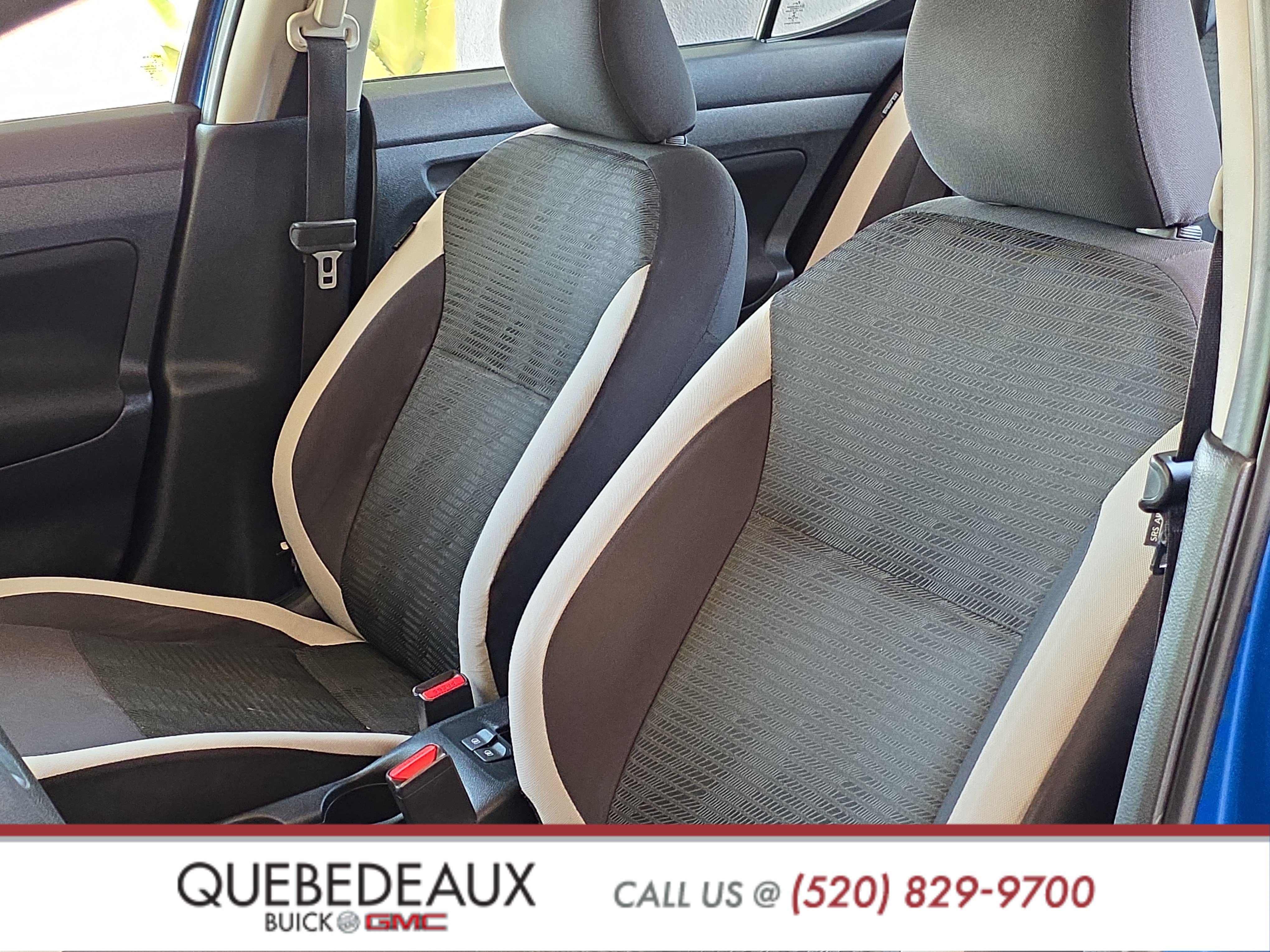 Used 2021 Nissan Versa SV FWD image 11