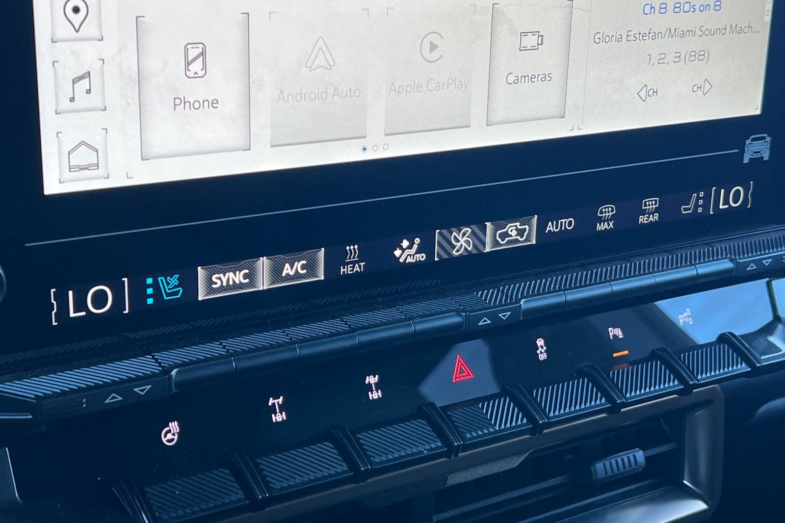 Used 2025 GMC Hummer EV 2X w/ Extreme Off-Road Package image 27