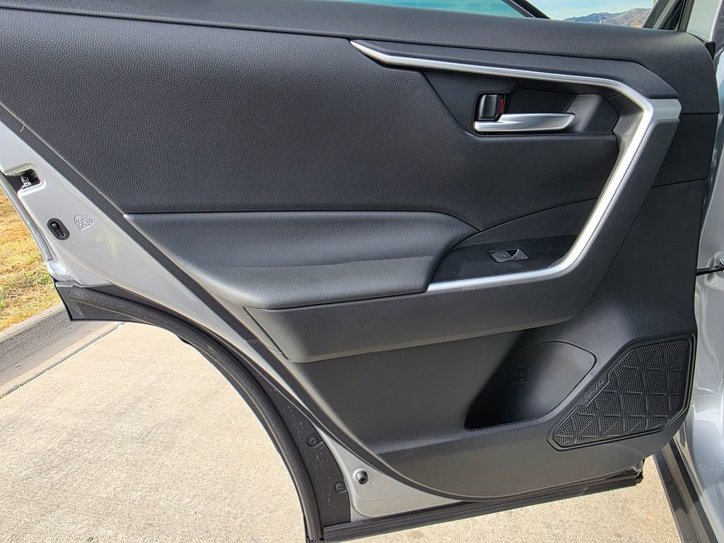 Used 2025 Toyota RAV4 XLE image 22