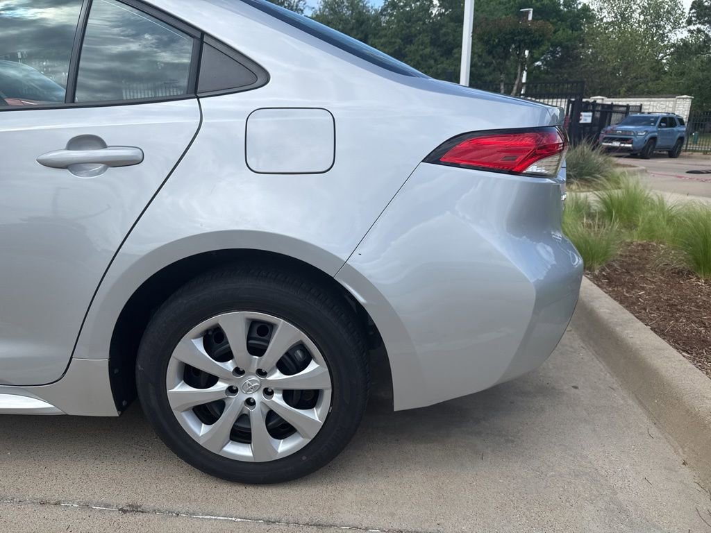 Used 2023 Toyota Corolla LE image 7