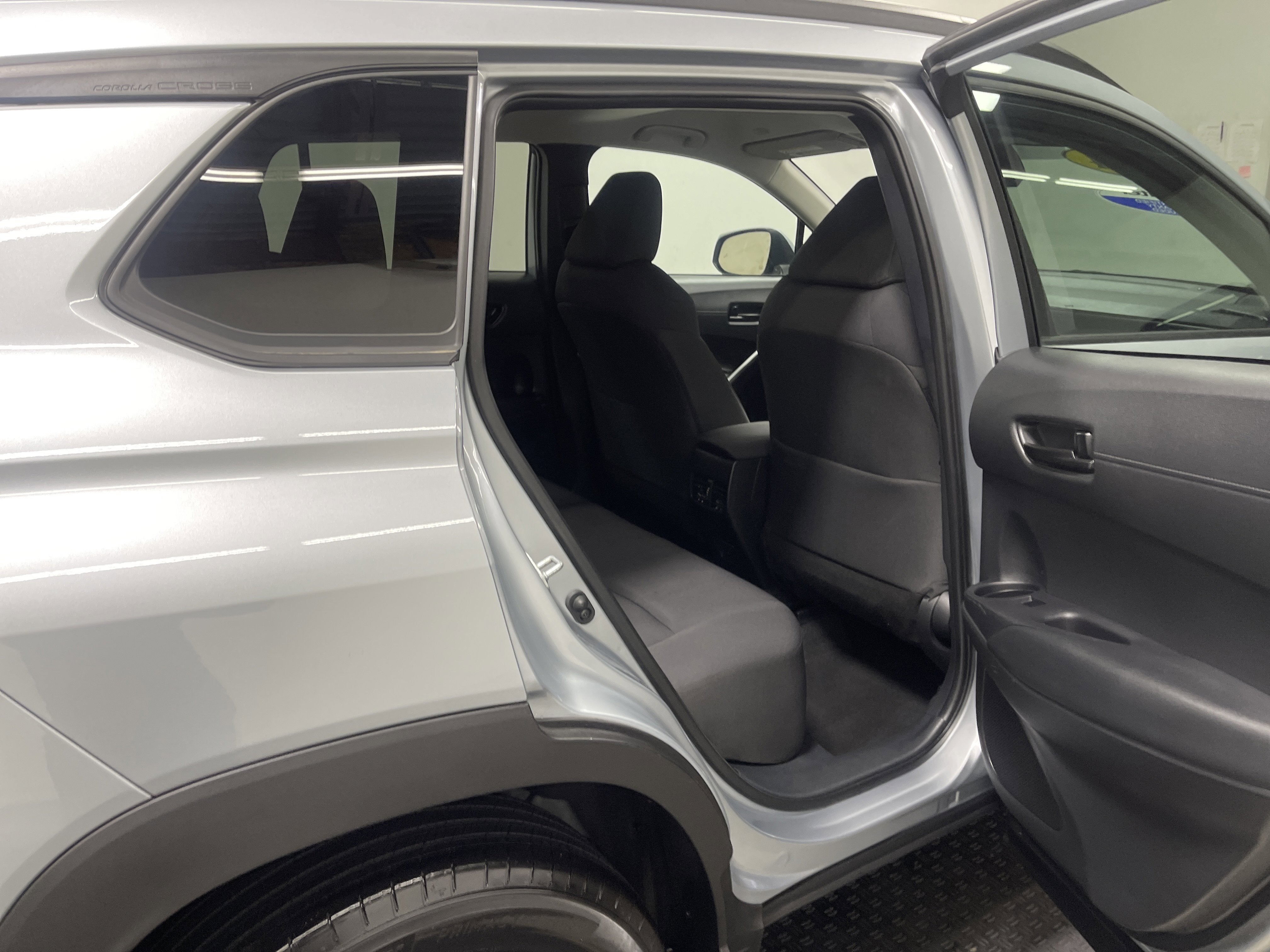 Used 2024 Toyota Corolla Cross LE image 19