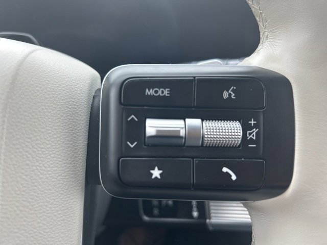 Used 2025 Hyundai Santa Fe SEL image 18