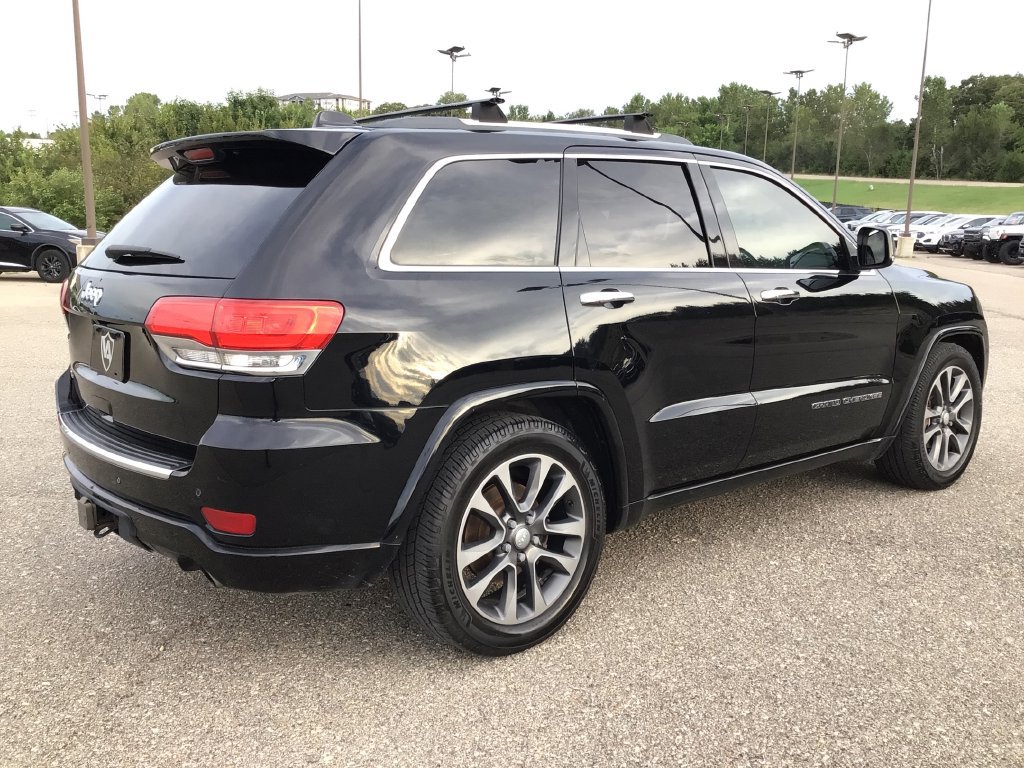 Used 2017 Jeep Grand Cherokee Overland AWD/4WD image 6