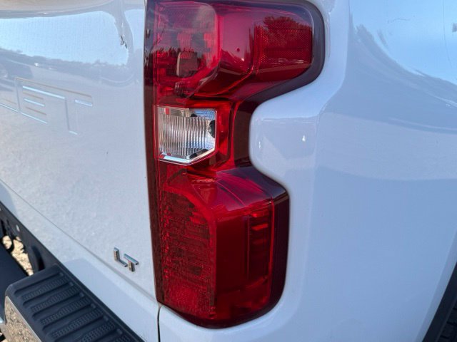 Used 2024 Chevrolet Silverado 2500 LT AWD/4WD image 16