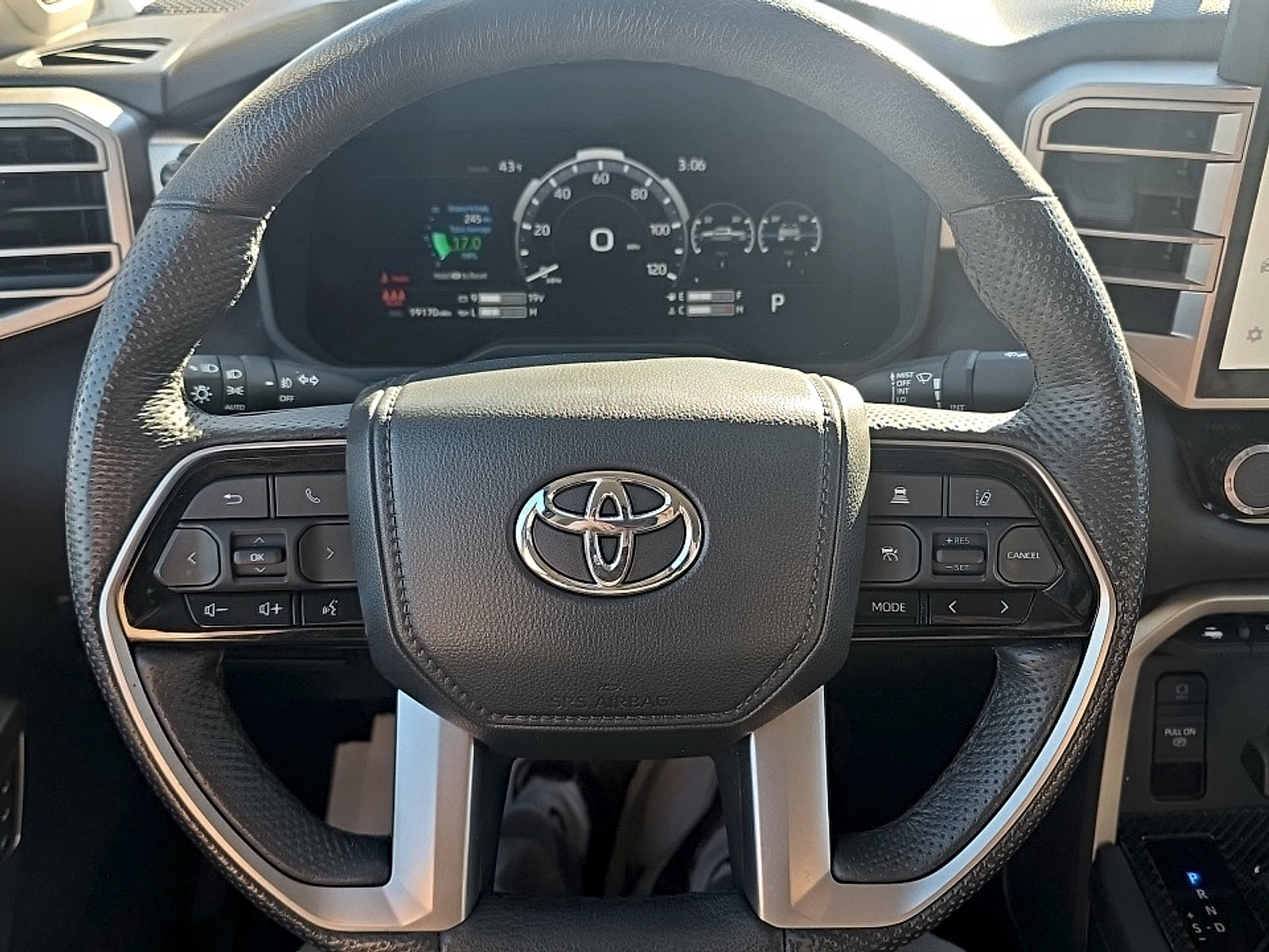 Used 2024 Toyota Tundra Limited AWD/4WD image 20