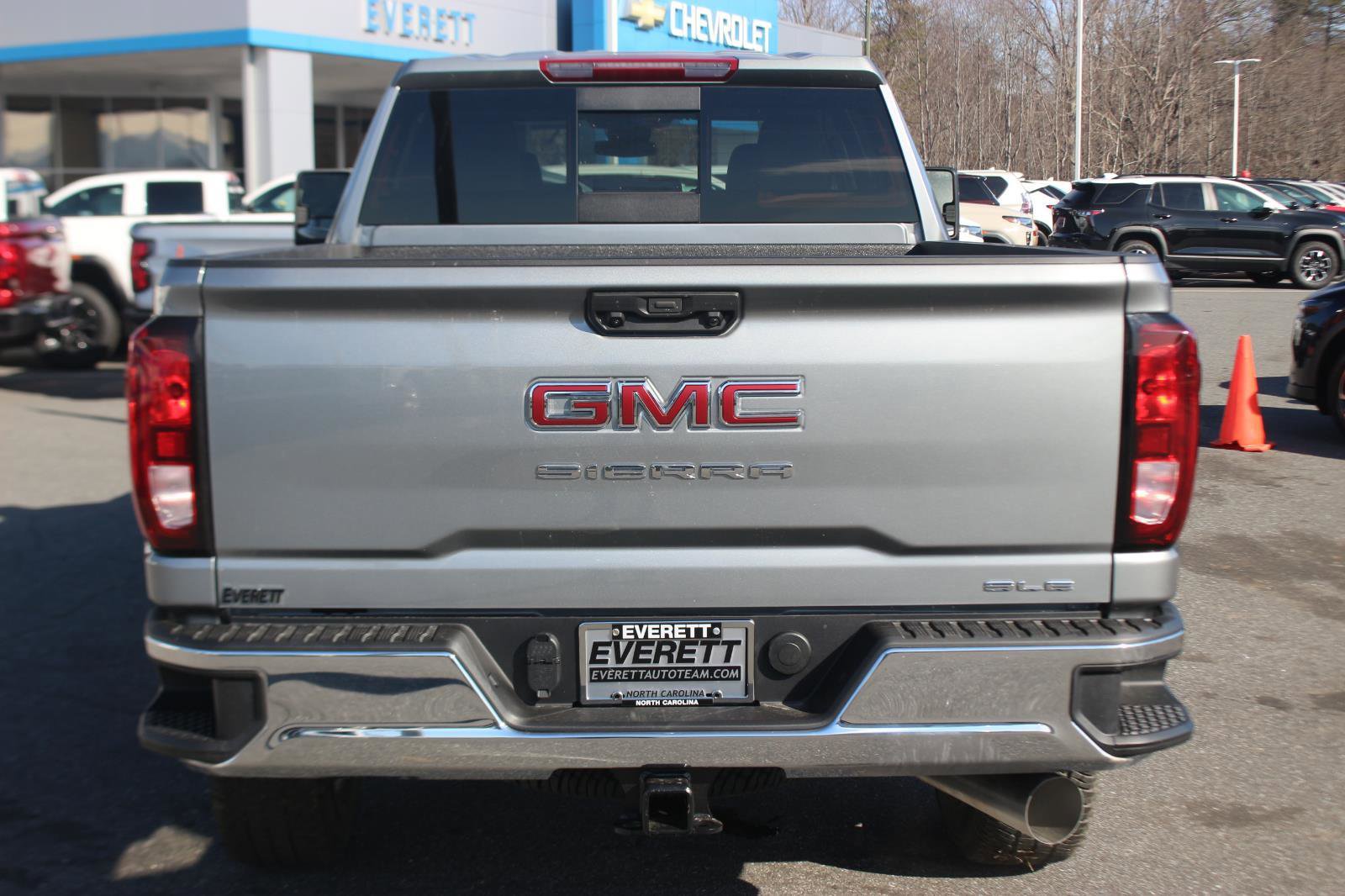 New 2026 GMC Sierra 2500 SLE image 6