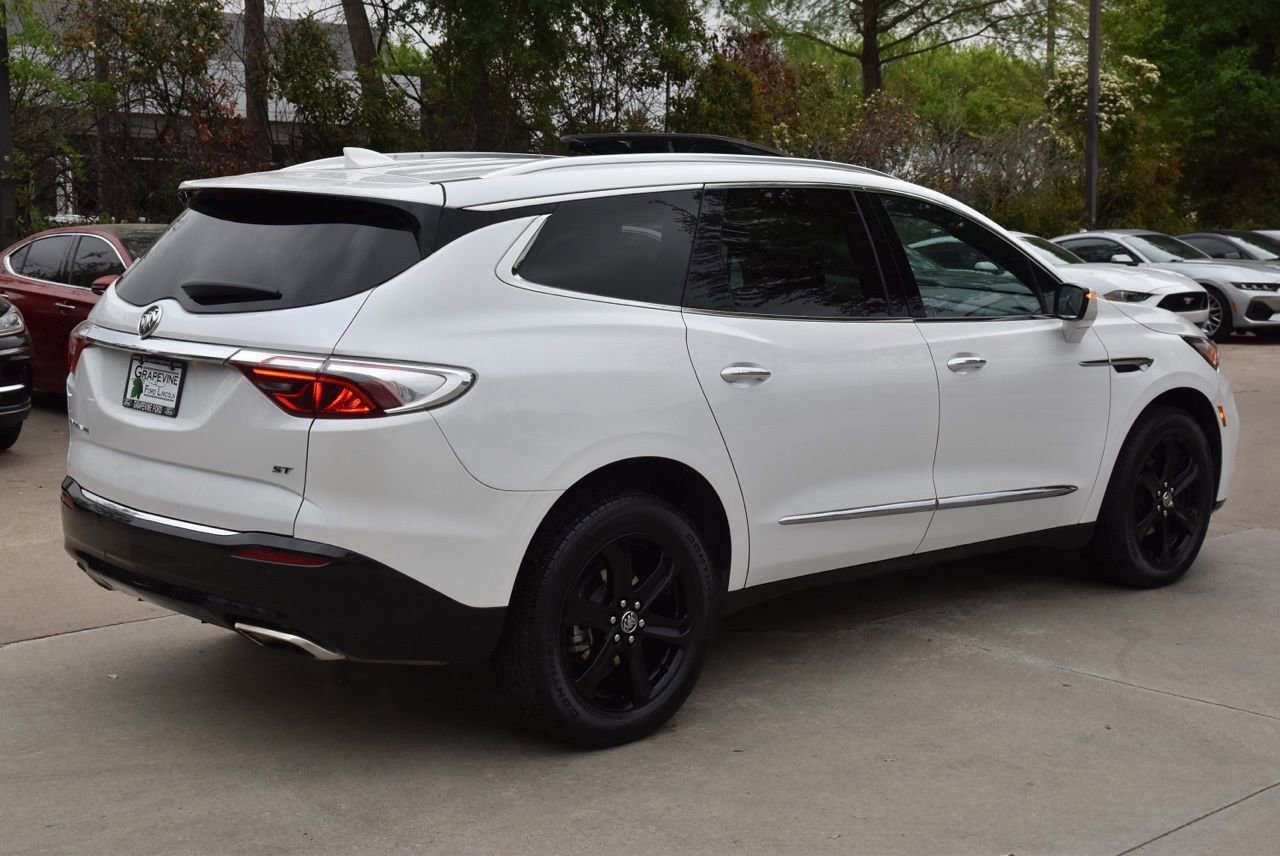 Used 2023 Buick Enclave Essence w/ Experience Buick Package image 7