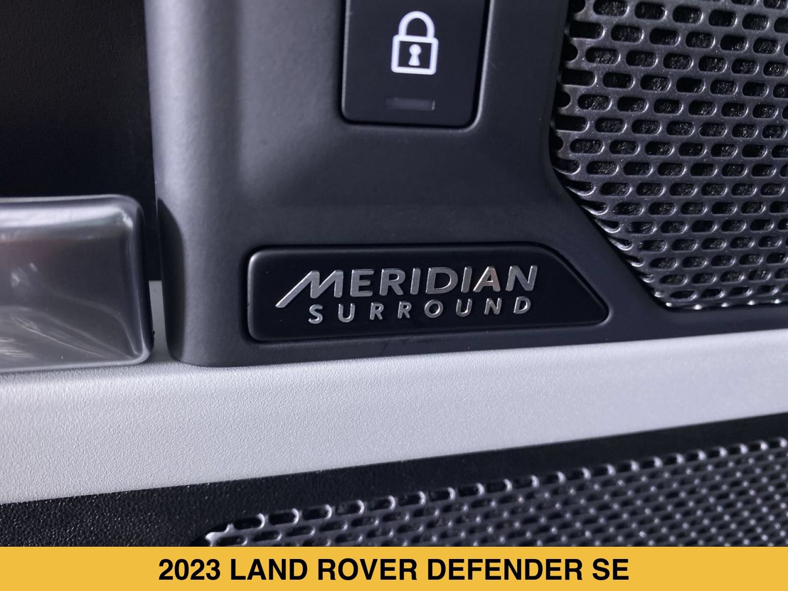Used 2023 Land Rover Defender 90 SE AWD/4WD image 14