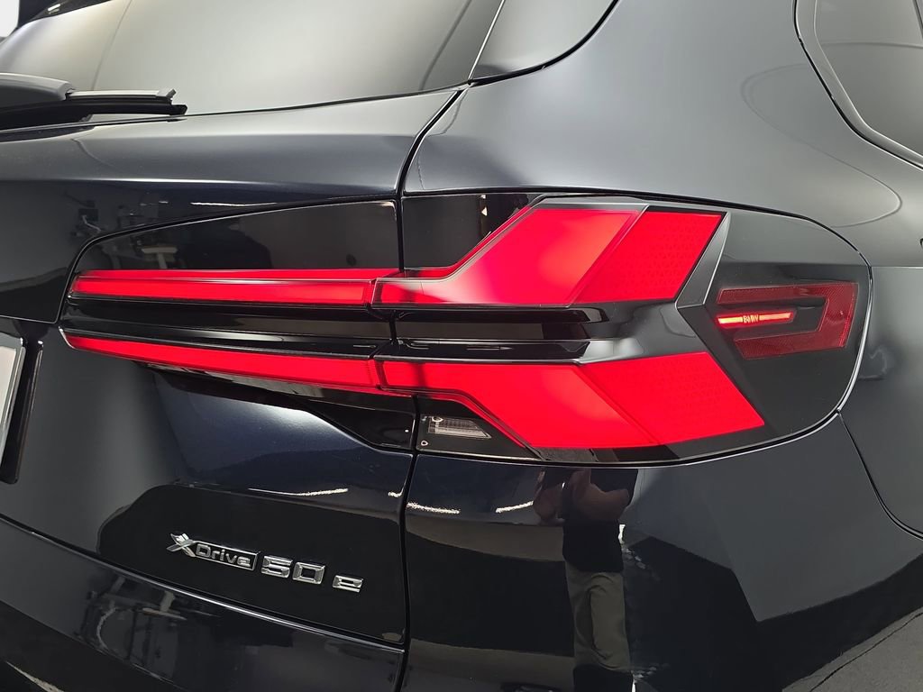 New 2026 BMW X5 xDrive50e image 33