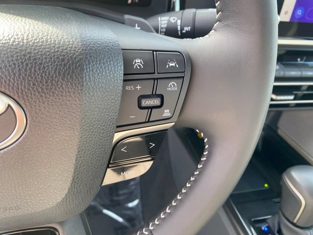 Used 2025 Toyota Camry SE AWD/4WD image 18