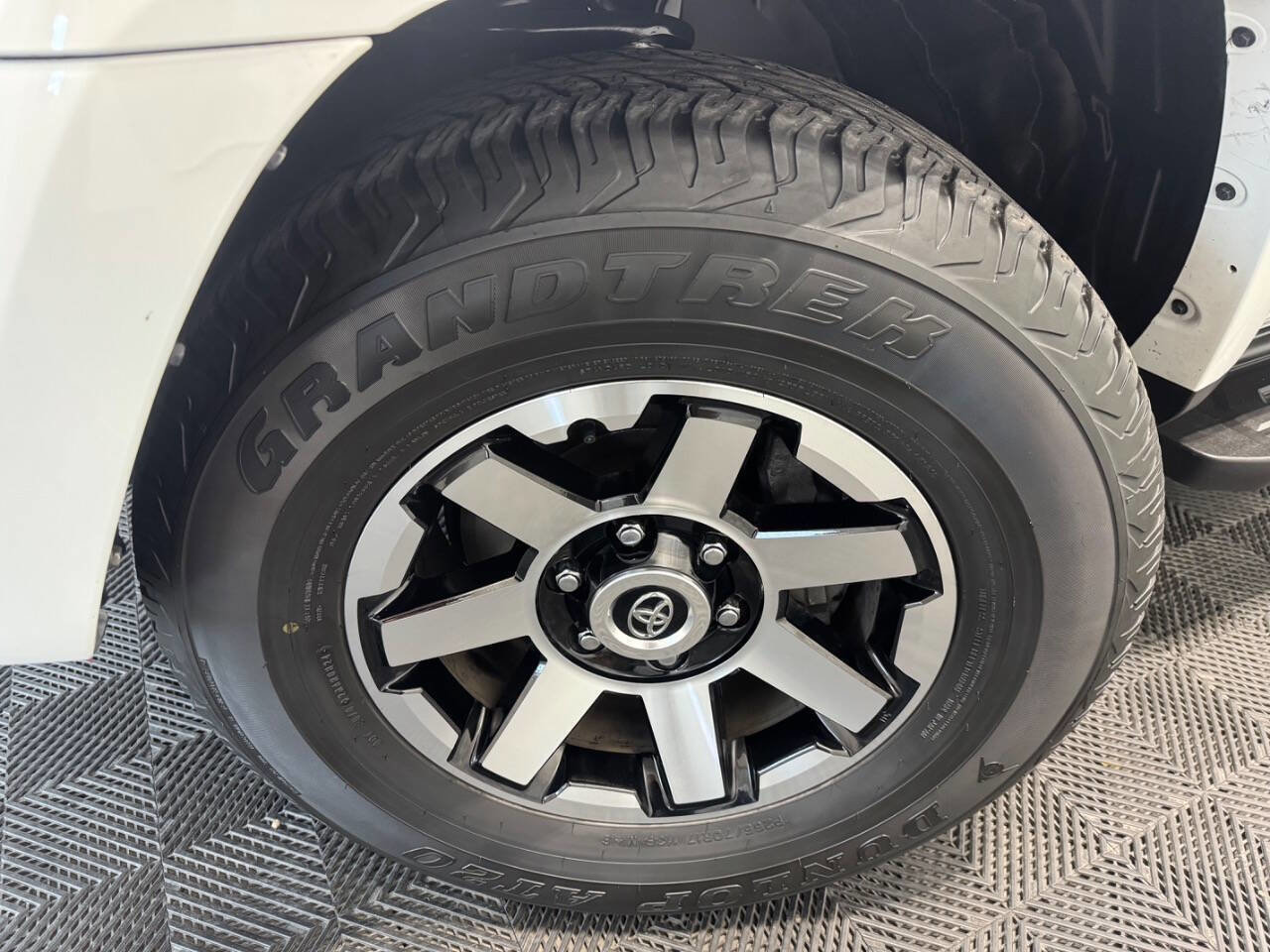 Used 2024 Toyota 4Runner TRD Off-Road image 42