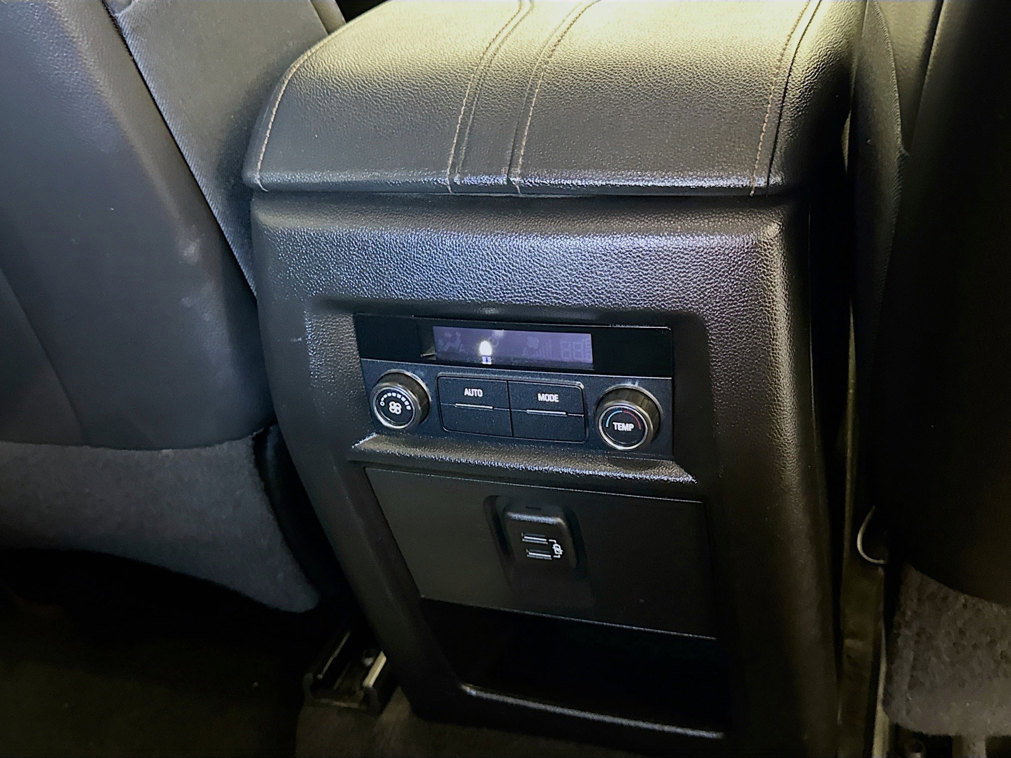 Used 2021 Chevrolet Traverse LT image 16