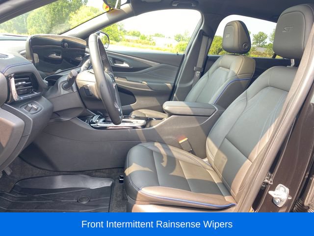 Certified 2025 Buick Envista Sport Touring w/ Experience Buick Package FWD image 16