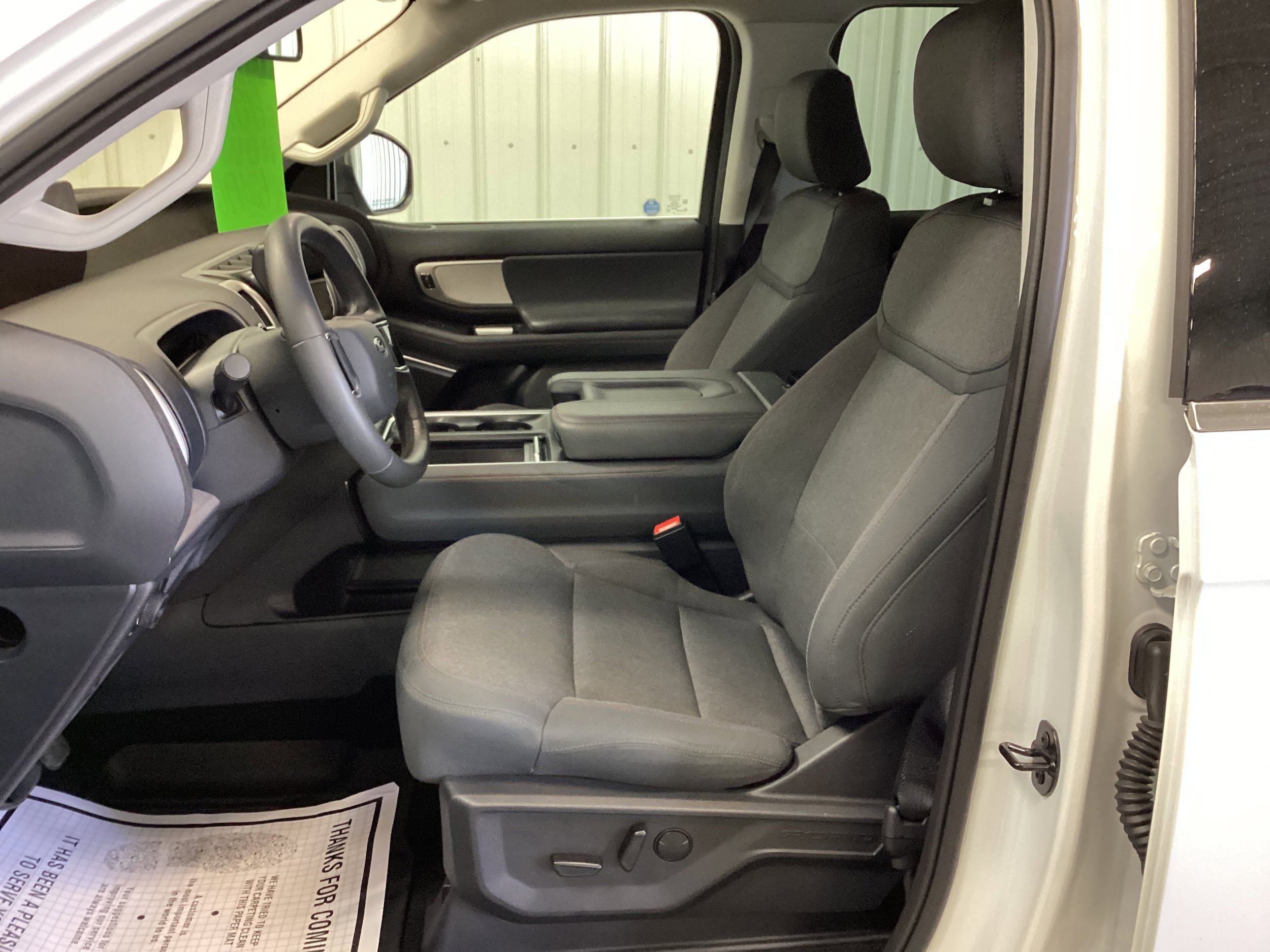 Used 2025 Ford Expedition Active AWD/4WD image 13