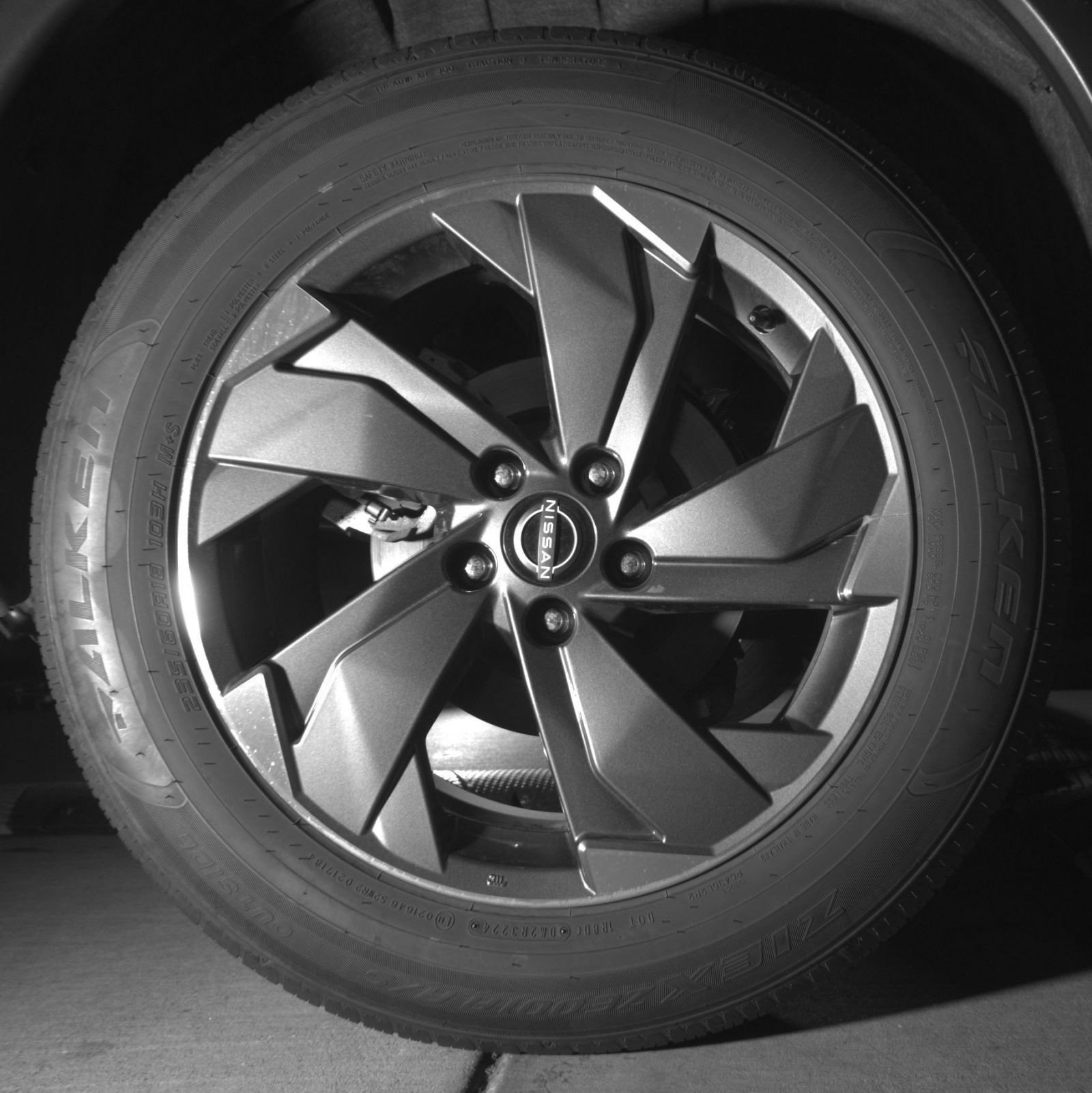 Used 2025 Nissan Rogue SV FWD image 18