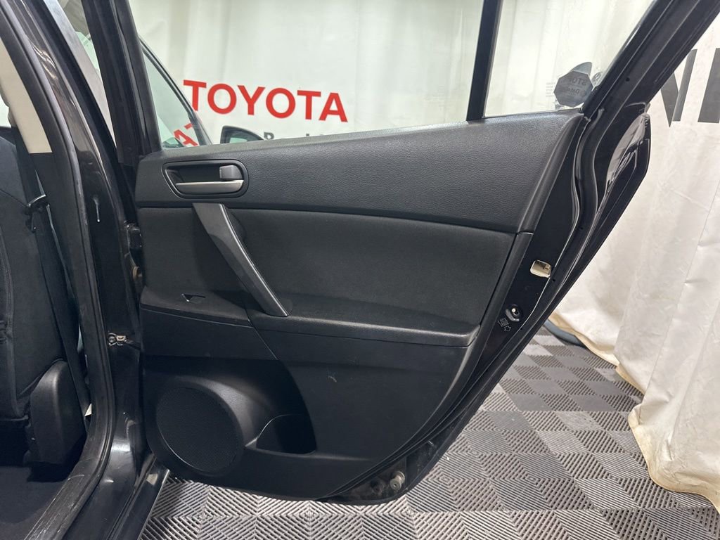 Used 2013 MAZDA MAZDA3 i Sport image 14