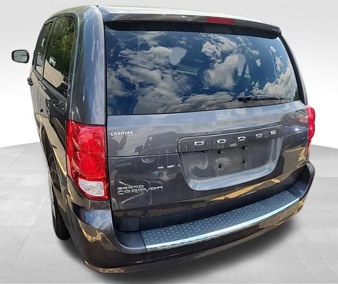 Used 2019 Dodge Grand Caravan SE image 4