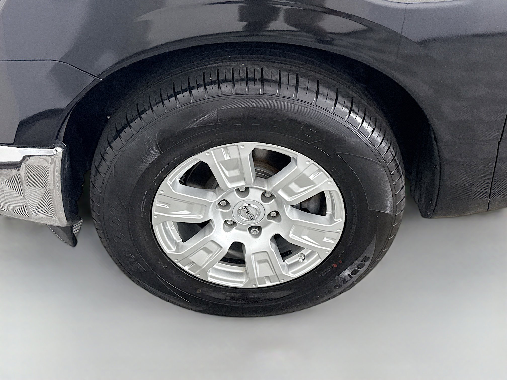 Used 2017 Nissan Titan SV image 37