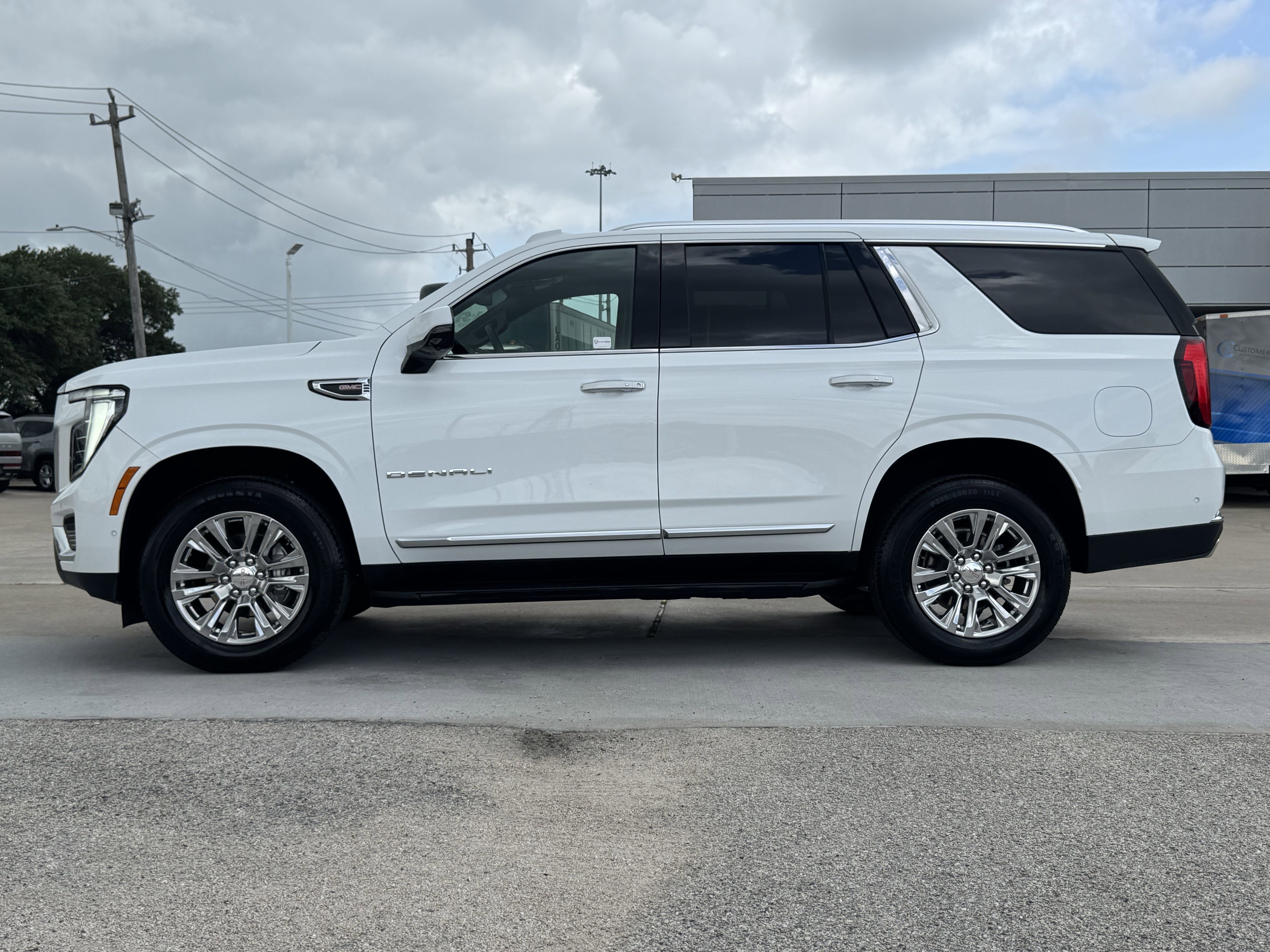 Used 2025 GMC Yukon Denali image 7