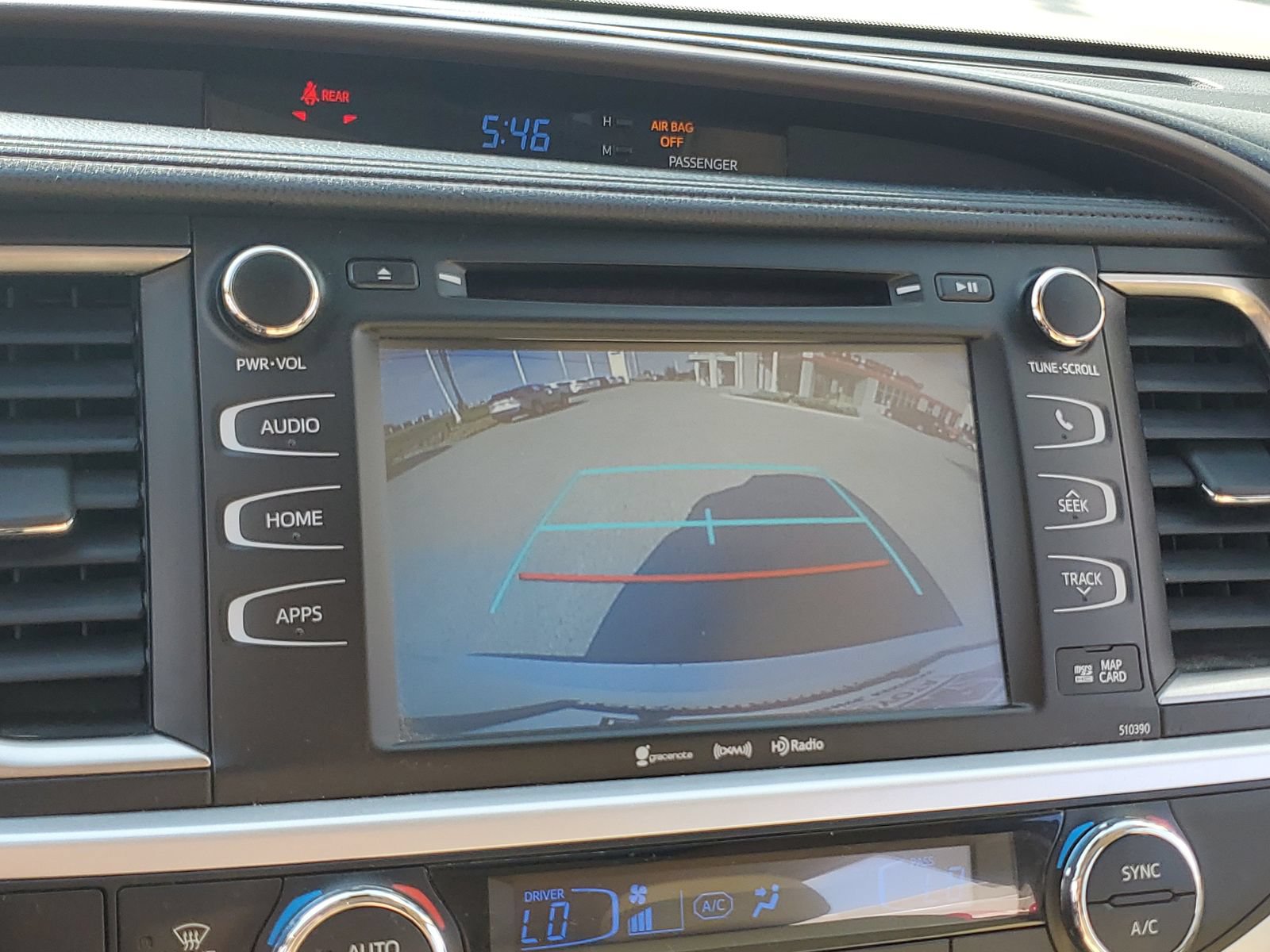 Used 2019 Toyota Highlander XLE AWD/4WD image 27