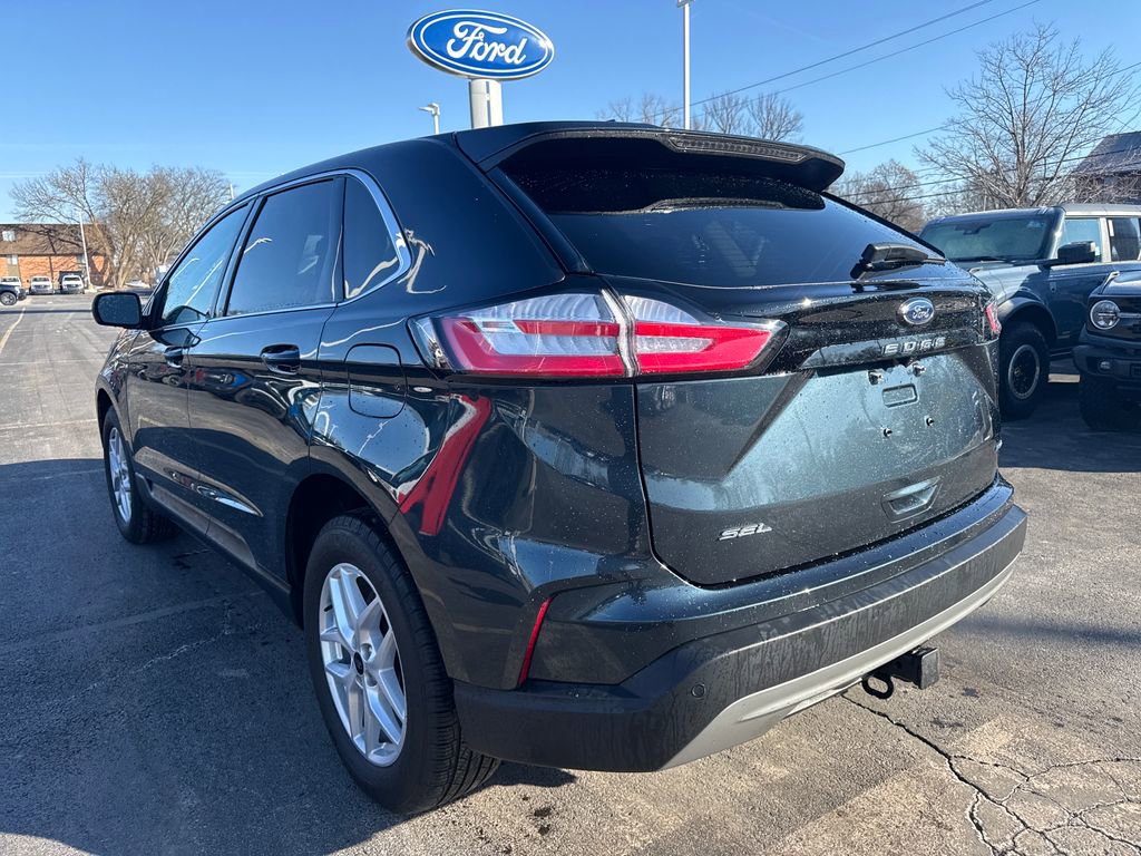 Used 2024 Ford Edge SEL w/ Convenience Package image 9
