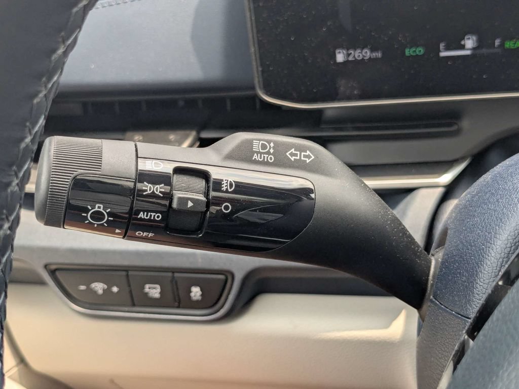 Used 2025 Kia Carnival SX FWD image 27